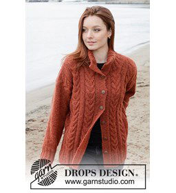 Damesvest in kabelpatroon gemaakt van knopen