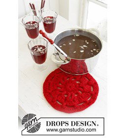 Gehaakte en gevilte onderzetter voor Kerst gemaakt van Haaknaalden