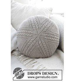 Kussen gemaakt van Drops Puna