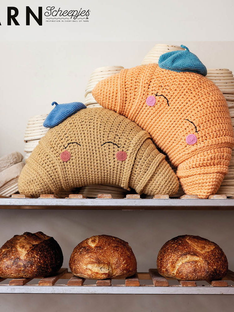Kussen Cuddly Croissant Cushion