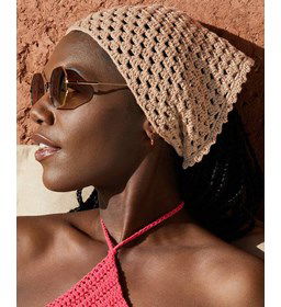 Driehoekige hoofddoek gemaakt van Phildar Phil Rustique