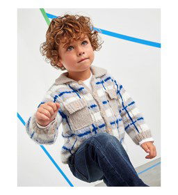 Geblokt kindervest met reverskraagje gemaakt van Phildar Phil Gourmand