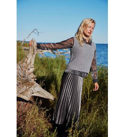 spencer Ellie met verticaal rib patroon gemaakt van Lang Yarns Cashmere Extra Lace