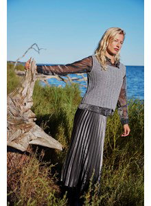 Breipatroon spencer ellie met verticaal rib patroon gemaakt van Lang Yarns Cashmere Extra Lace