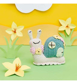 Slak met bloemenkrans gemaakt van Rico Ricorumi Twinkly Twinkly