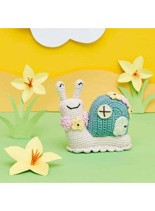 Slak met bloemenkrans