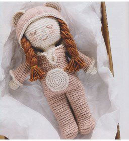 Meisjes pop gemaakt van Scheepjes Catona 25 en 10 gram