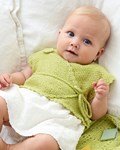 Breipatroon Wikkelvestje voor baby met korte mouwen
