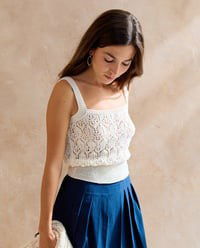 Breipatroon zomerse damestop in kantpatroon gemaakt van Phildar Phil Soft Cotton