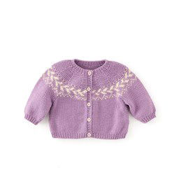 Babyvest mett jaquardpatroon gebreid in ronde pas.