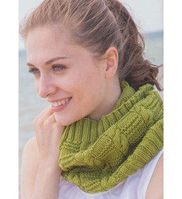 Halswarmer loop met kabels gemaakt van Schachenmayr Merino Extrafine Cotton 120