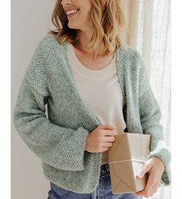 Damesvest in gerstekorrel- en tricotsteek gemaakt van Phildar Phil Givre