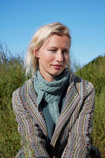 dames sjaal Esther met elegant kabelpatroon