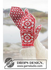 Festive Nordic Mittens