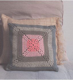 Kussen gemaakt van Phildar Phil Cabotine