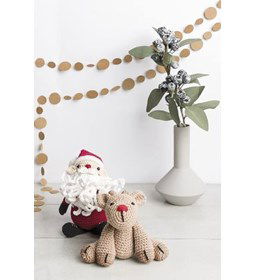 Pop kerstman met rendier gemaakt van DMC E-nummers