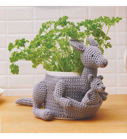 Kangoeroe bloempot gemaakt van Drops Cotton Light