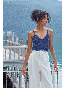 Kort dameshemdje met smalle schouderbandjes