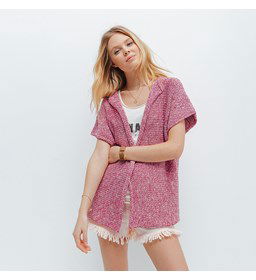 Mouwloos damesvest in ribbelsteek gemaakt van Phildar Phil rio