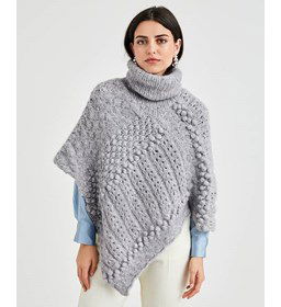 Poncho met noppen, ajou- en kabelpatroon gemaakt van Phildar Phil Givre