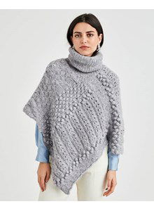 Poncho met noppen, ajou- en kabelpatroon