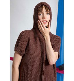 Mouwloos vest met capuchon gemaakt van Lang Yarns Amira