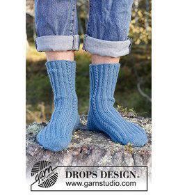 Herensokken met kabels gemaakt van Drops Fabel