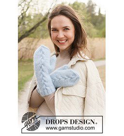 Grote wanten met kabelpatroon gemaakt van Drops Merino extra fine