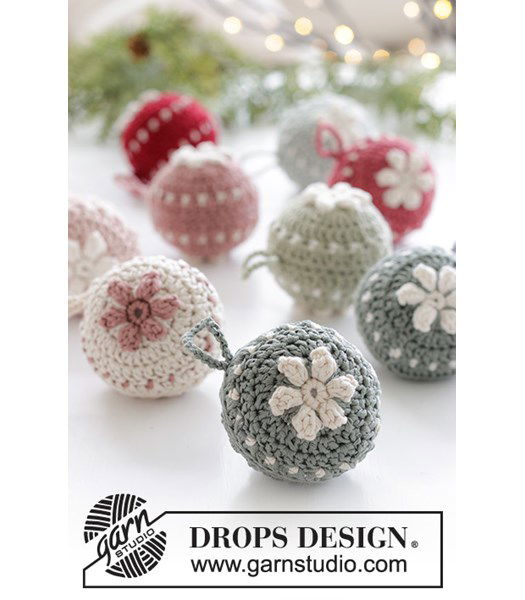 Haakpatroon Vintage kerstbellen met bloemen