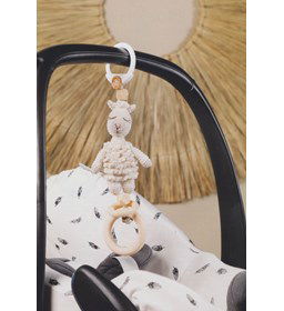 Kinderwagenhanger kleine alpaca gemaakt van Kumihimo satijnkoord 