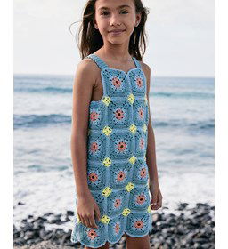 Geblokt jurkje met rondjes op de hoeken gemaakt van Phildar Phil Coton 3