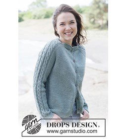 Gebreid vest met kabels en raglan gemaakt van knopen