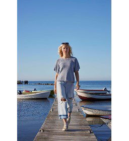 T-Shirt Caia met bovenpas is ajourpatroon gemaakt van Rondbreinaald nr 3,5