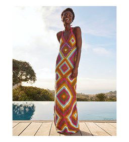 Kleurrijke lange damesjurk met haltertop