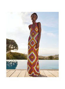 Kleurrijke lange damesjurk met haltertop