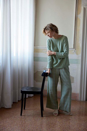 Damestrui Brigitta met wijde ronde halsboord in fantasiepatroon