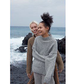 Damestrui met brede boorden gemaakt van Lang Yarns Donegal Tweed Plus