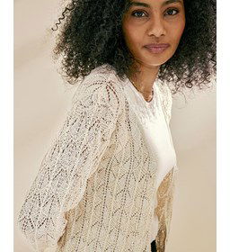 Damesvest in kantpatroon gemaakt van Phildar Phil Origin