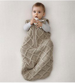 Mouwloze trappelzak met ritssluiting. gemaakt van Phildar Phil Nebuleuse