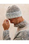 Breipatroon Winterse trui met muts van andere kant