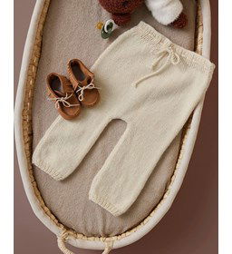 Recht babybroekje gemaakt van Phildar Phil Caresse