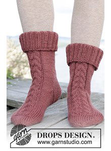 Damessokken met kabelpatroon