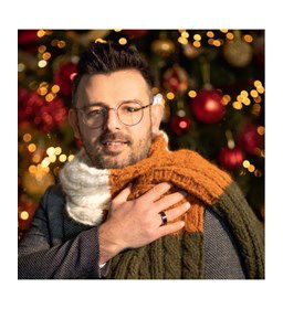 Sjaal gemaakt van Lang Yarns Malou Light uni en color