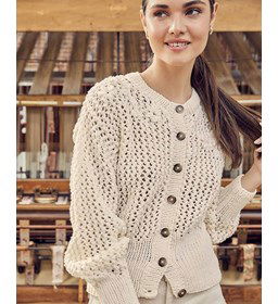 Vest met brede tailleboord gemaakt van Phildar Phil merinos 6