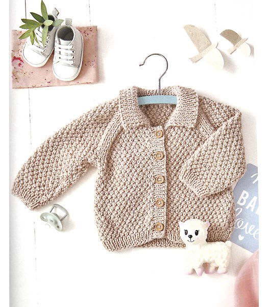 Breipatroon jasje met raglan mouwen en kraagje