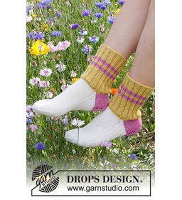 Damessokken Folk Dancer met strepen gemaakt van Drops Karisma