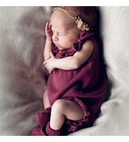 Babyrompertje Oline gemaakt van Lang Yarns Merino 200 bebe