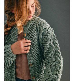 Kindervest met knoopsluiting gemaakt van Phildar Phil Irlandais