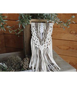 Wandversiering in punt gemaakt van Basis en versteviging