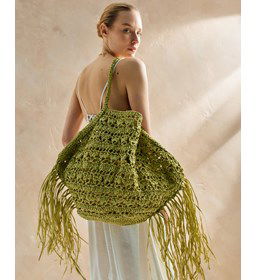 grote tas met franjes gemaakt van Handwerk accesoires